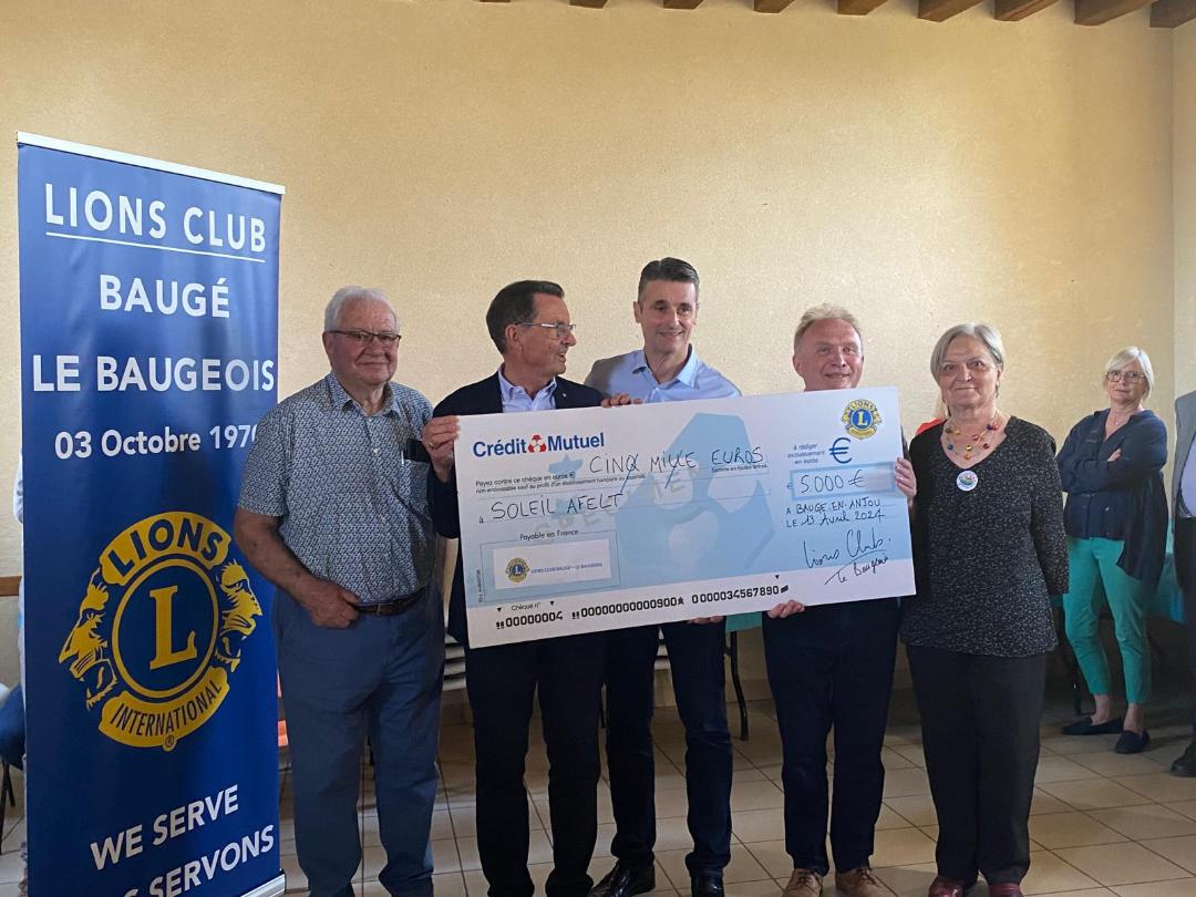 Remise de Chèque Lions Club de Baugé